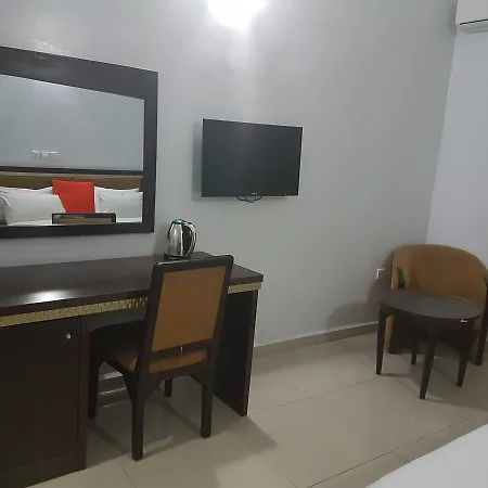 Hotel Green Suites Villa 3*